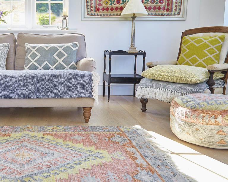 Beautify your house with old plastic