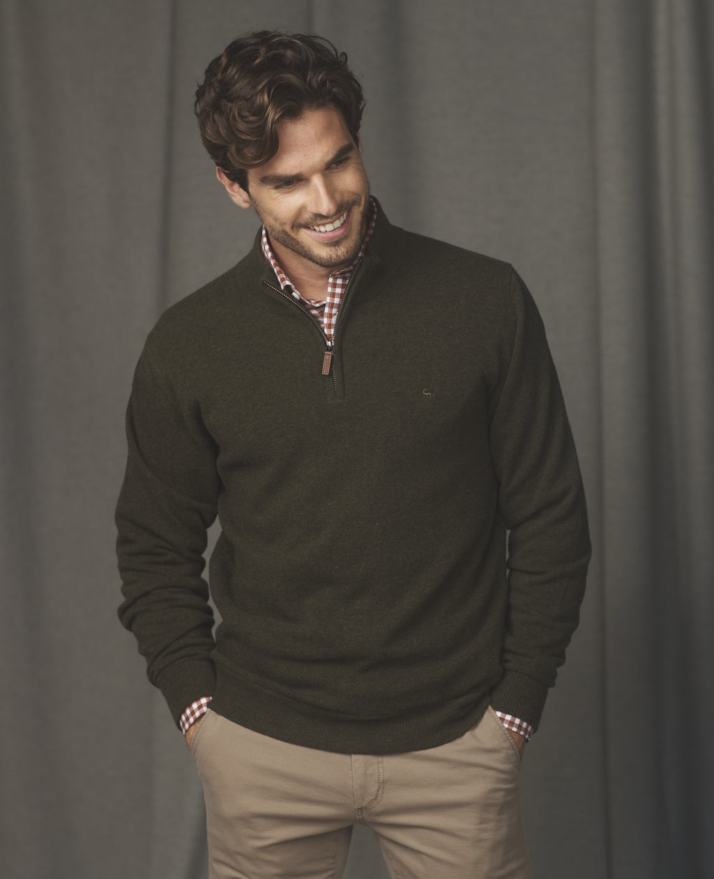 Magee Lunnaigh Lambswool 1/4 Zip Jumper in Moss Green