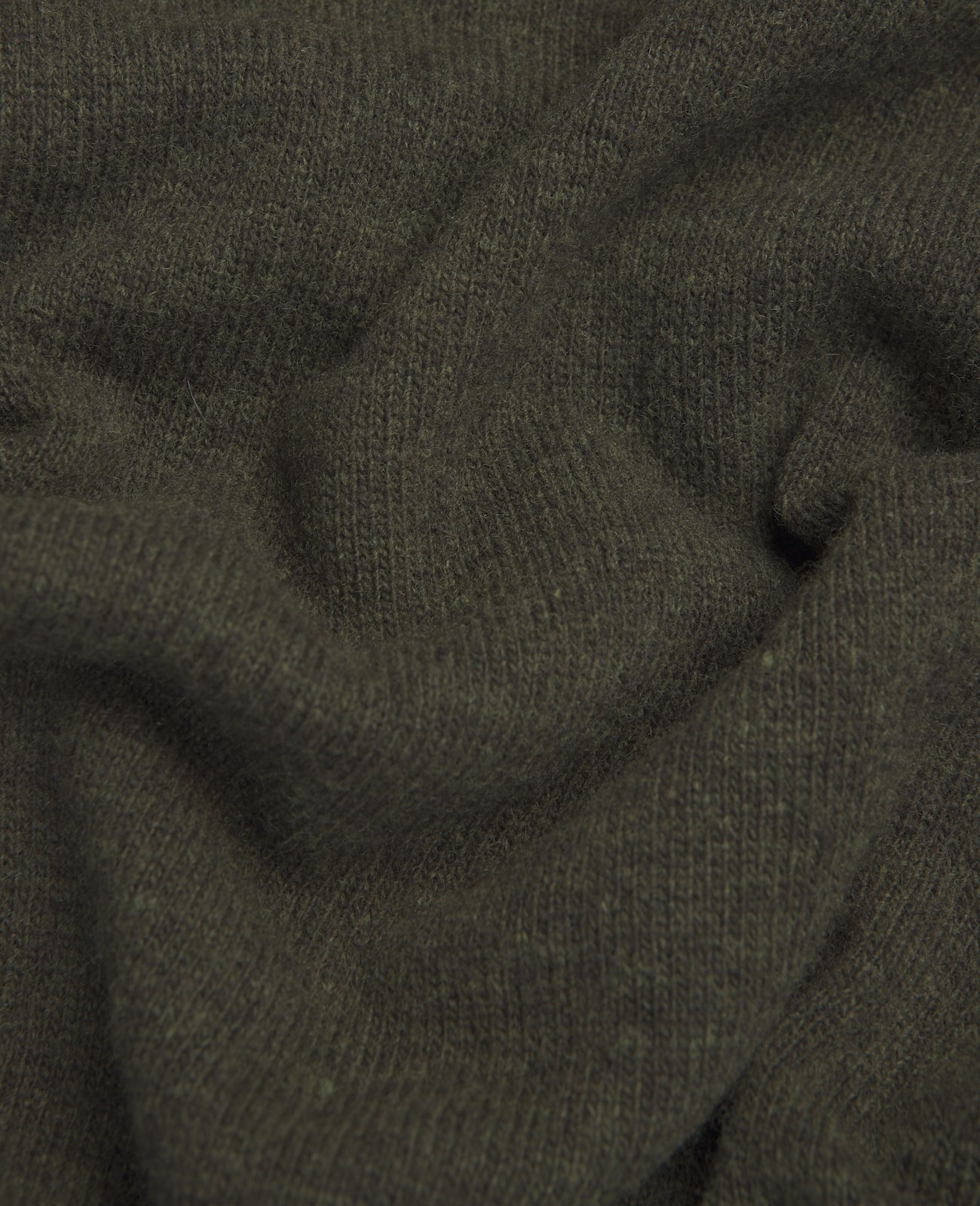 Magee Lunnaigh Lambswool 1/4 Zip Jumper in Moss Green