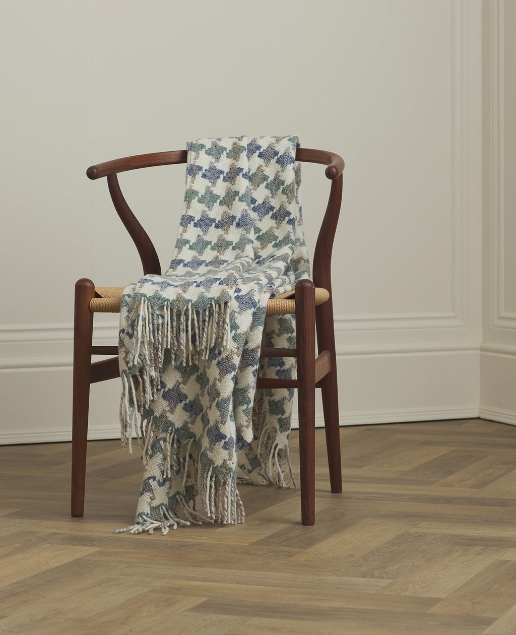 ST. BRIGID'S CROSS THROW IN BLUE & CREAM