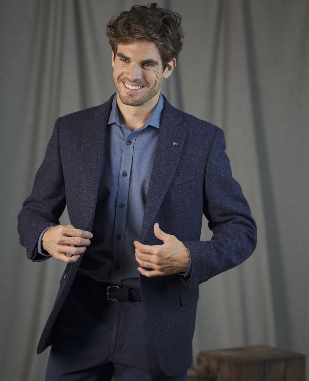 Magee Liffey Tweed Blazer in Blue Herringbone