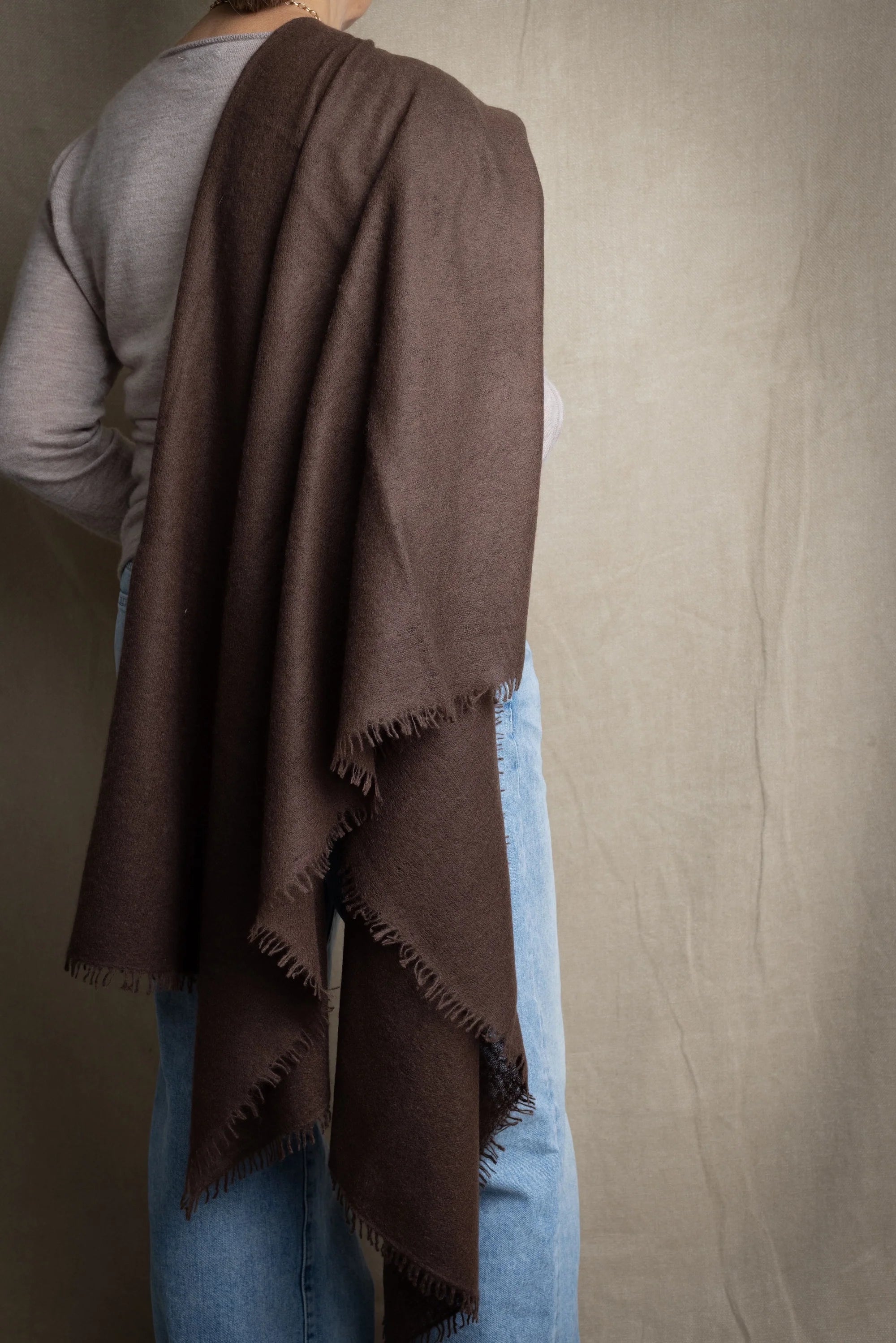 Elaine Madigan 100% Cashmere Frankie Wrap - Chocolate