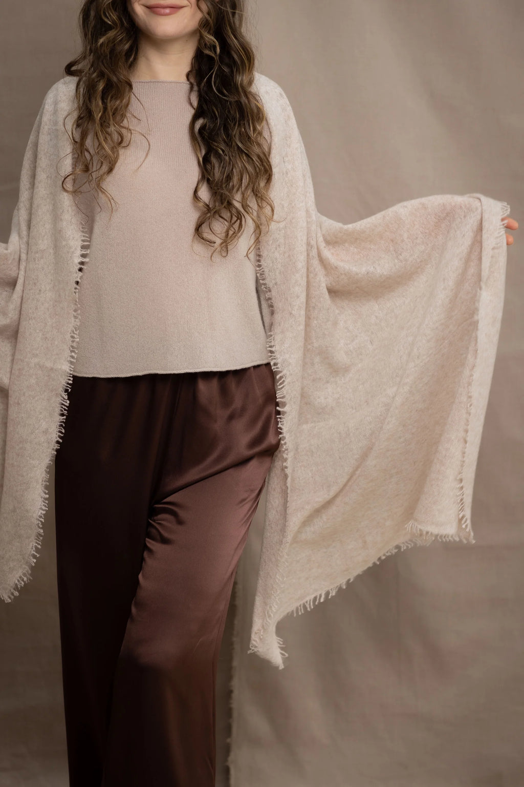 Elaine Madigan 100% Cashmere Frankie Wrap - Oyster