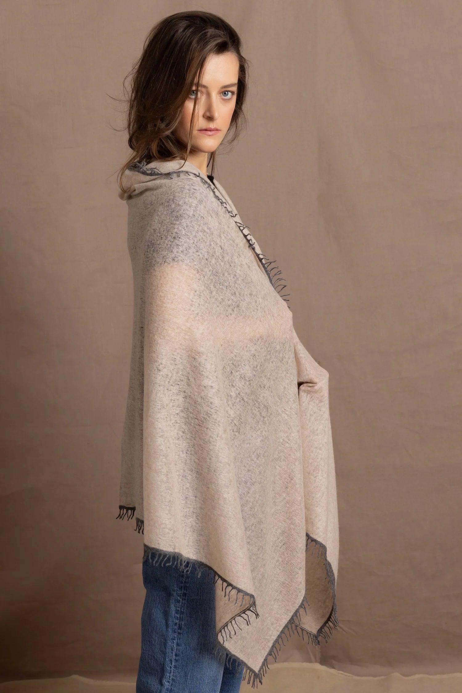 Elaine Madigan 100% Cashmere Frankie Wrap With Trim - Oyster / Grey Flannel