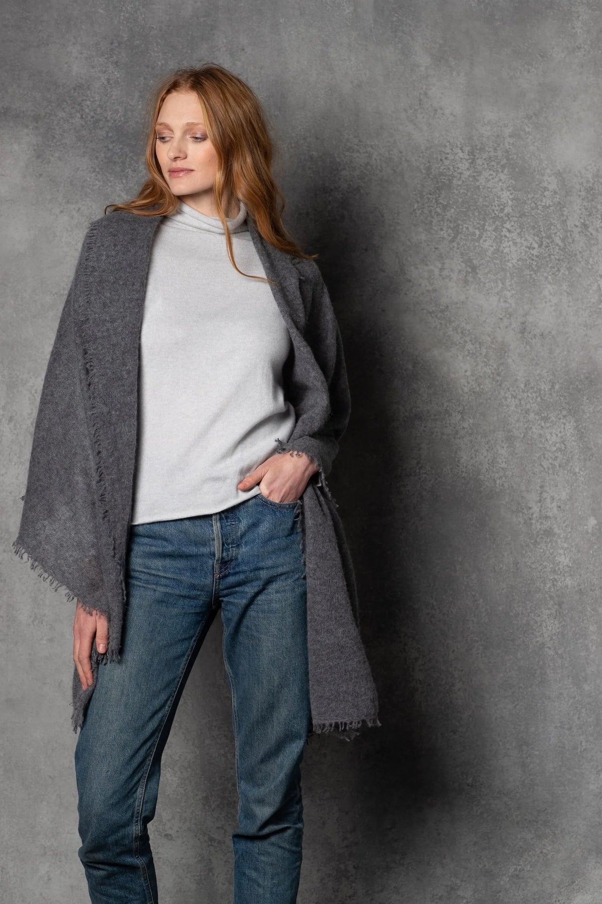 Elaine Madigan 100% Cashmere Frankie Wrap - Charcoal