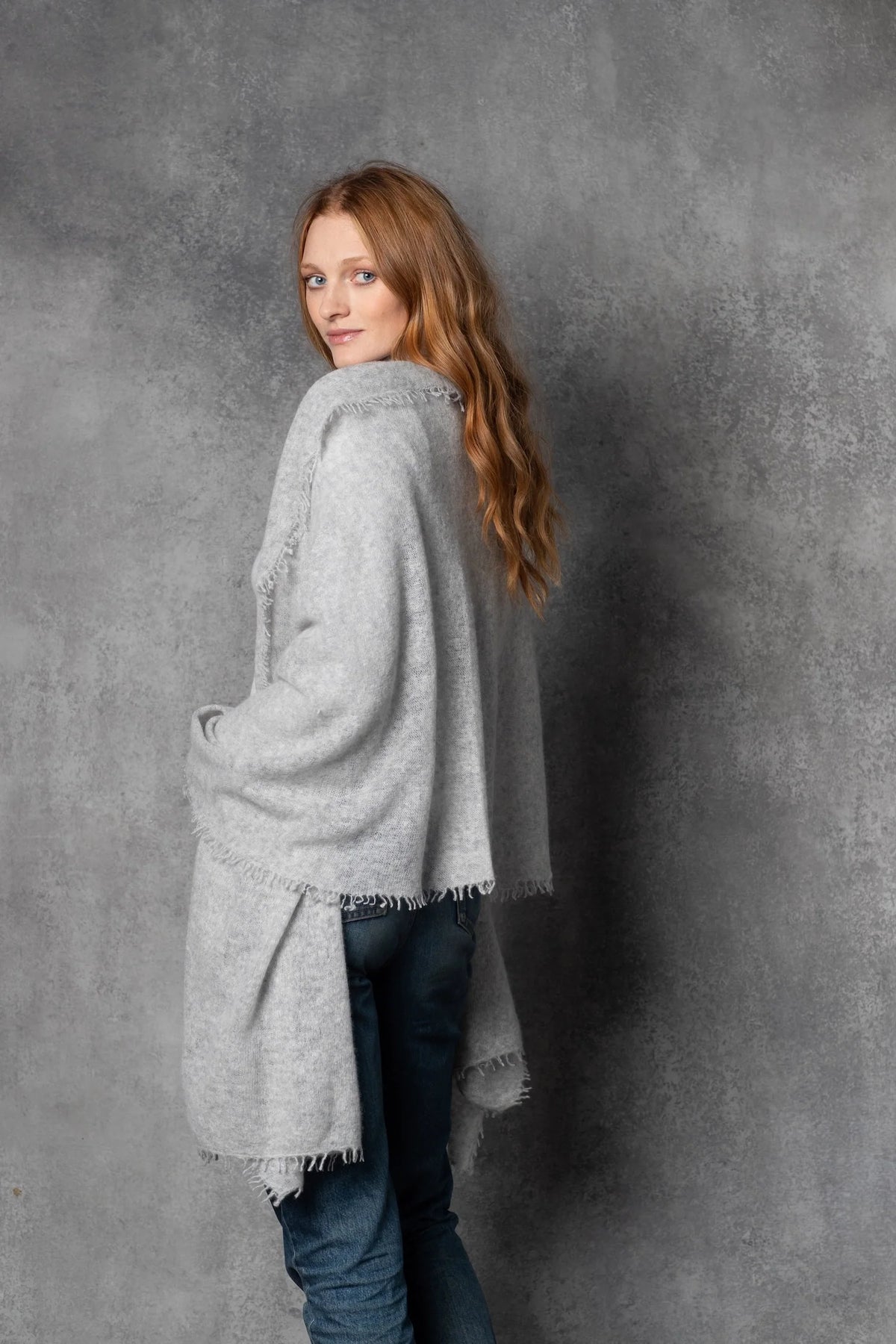 Elaine Madigan 100% Cashmere Frankie Wrap - Pale Grey