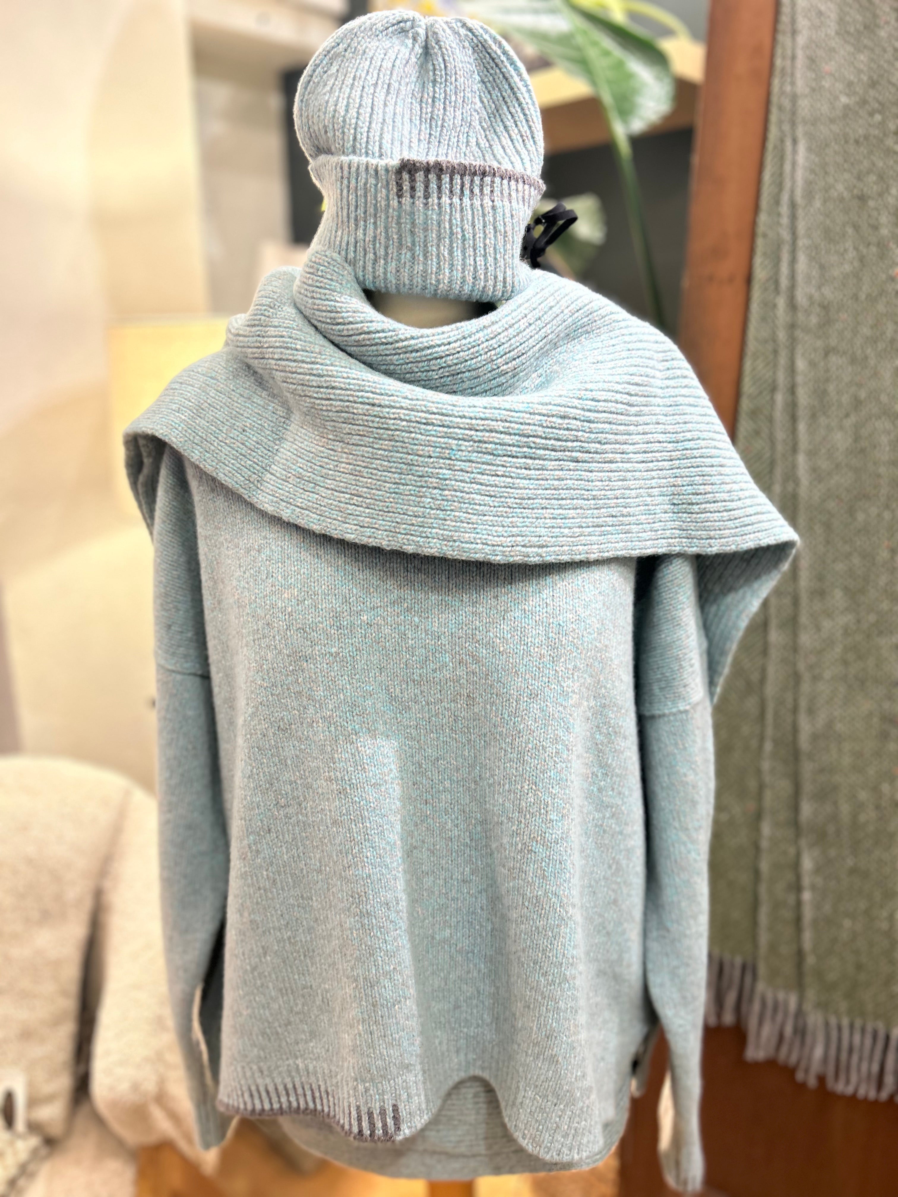 Fisherman Out of Ireland Blanket Stitch Crewneck Sweater - Seastone/Grey